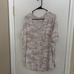 Old Navy Pink & Cream V-Neck Short Sleeve Camo Top